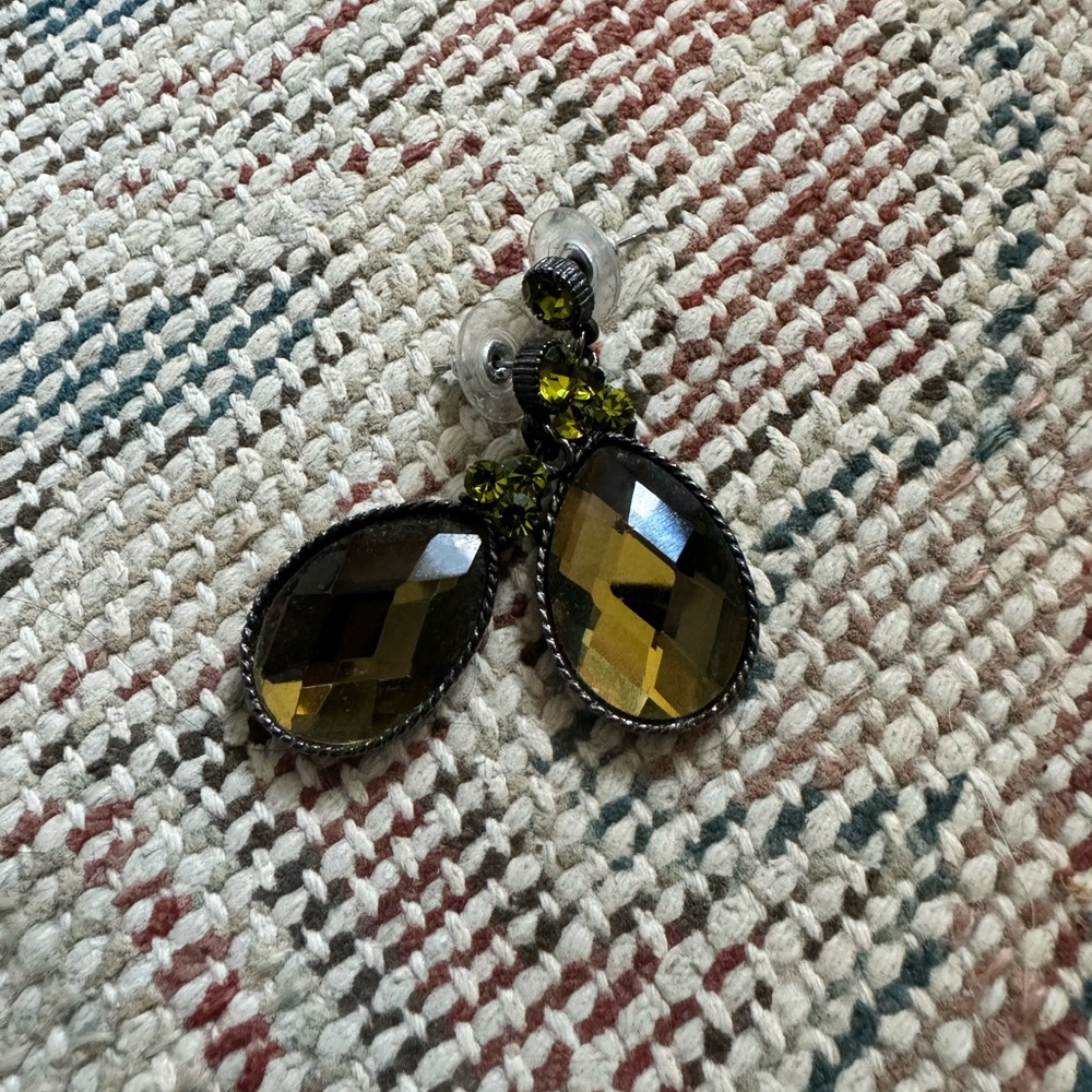 Green stone evening jewelry